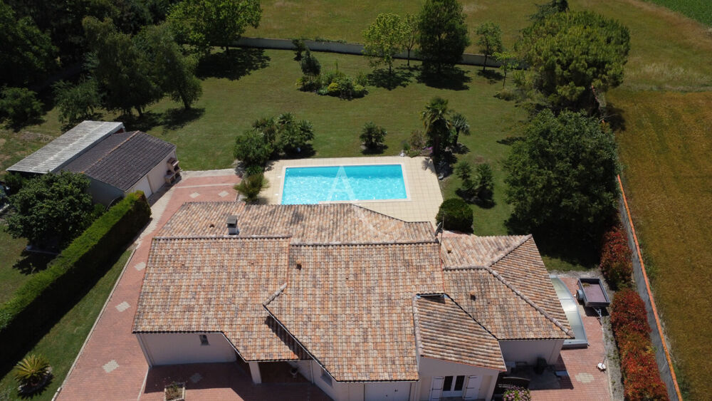 Maison Saintes 5 pièce(s) avec piscine et son appartement dédié