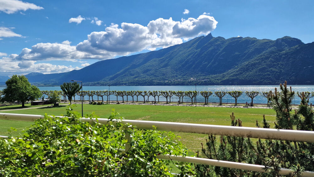 Appartement avec terrasse et vue panoramique sur le lac du Bourget