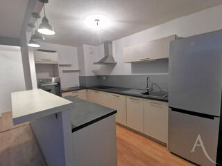  Appartement à louer 3 pièces 83 m²