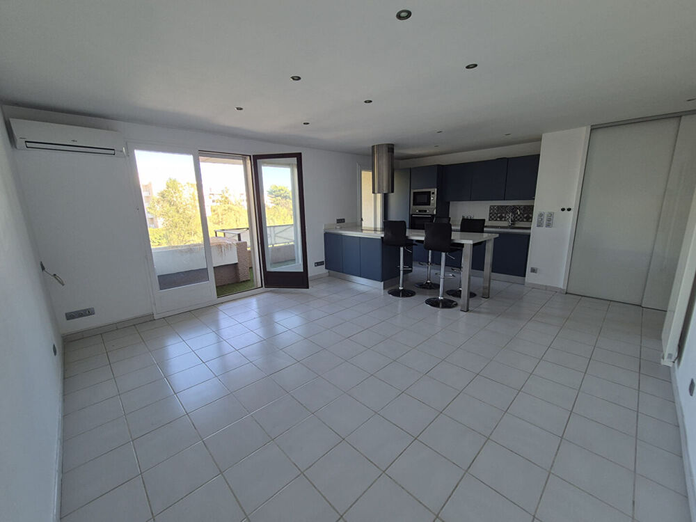 Vente Appartement FREJUS 3 pièces- terrasse et parking - 68m² Frejus