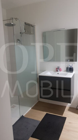  Appartement à louer 2 pièces 70 m²