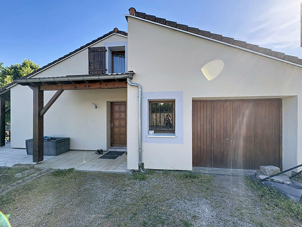 Maison 5 pièce(s) 95 m2 3 chambres et mezzanine avec garage et terrain clos arboré