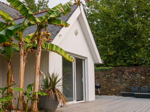   Maison contemporaine de 167 m�, 4 chambres avec grand jardin, piscine et d�pendance 