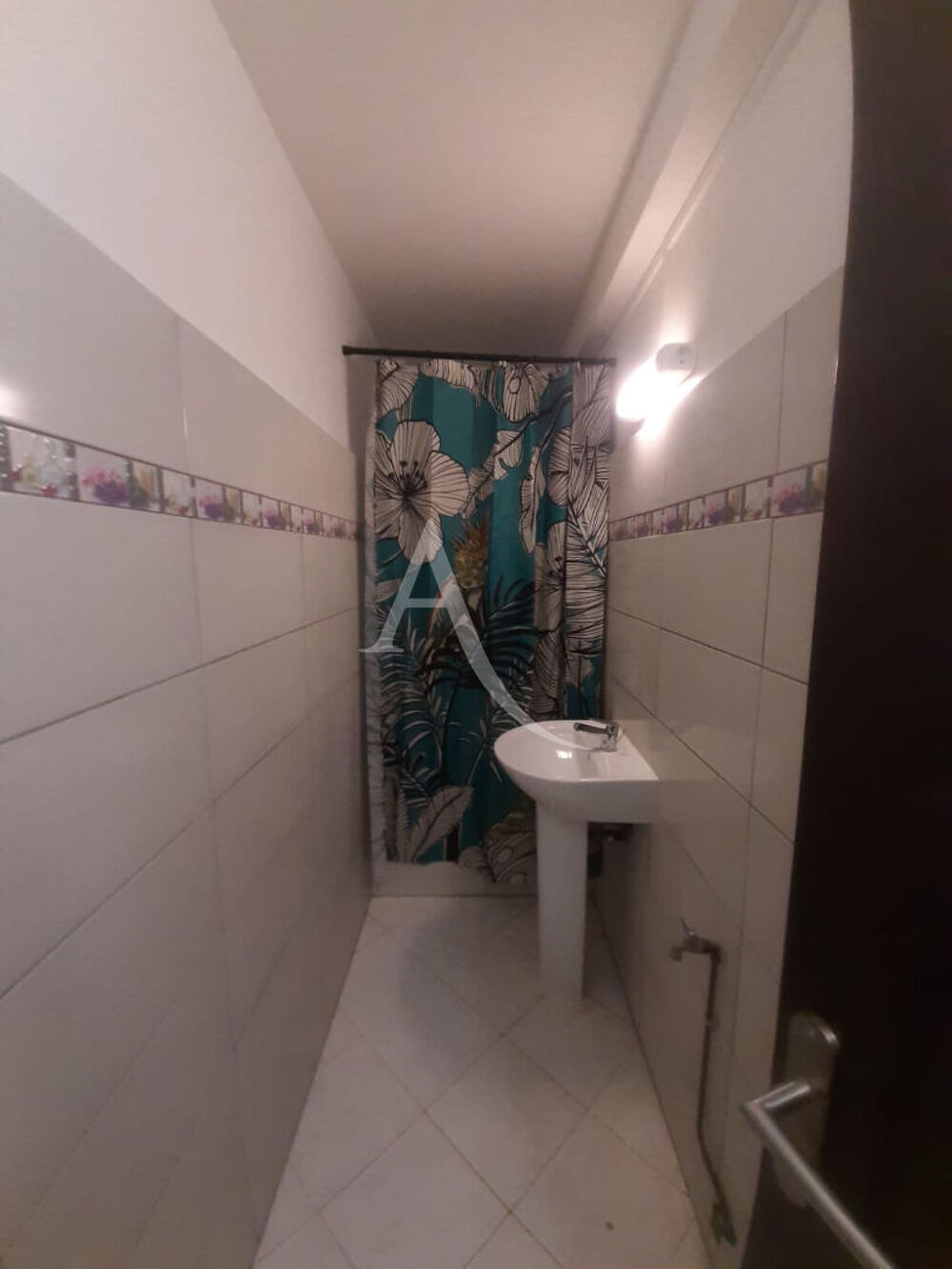 Location Appartement Appartement Saint Joseph 1 pièce(s) 26.51 m2 rénové location nue disponible de suite Pépite à saisir  !!!!!! Saint joseph