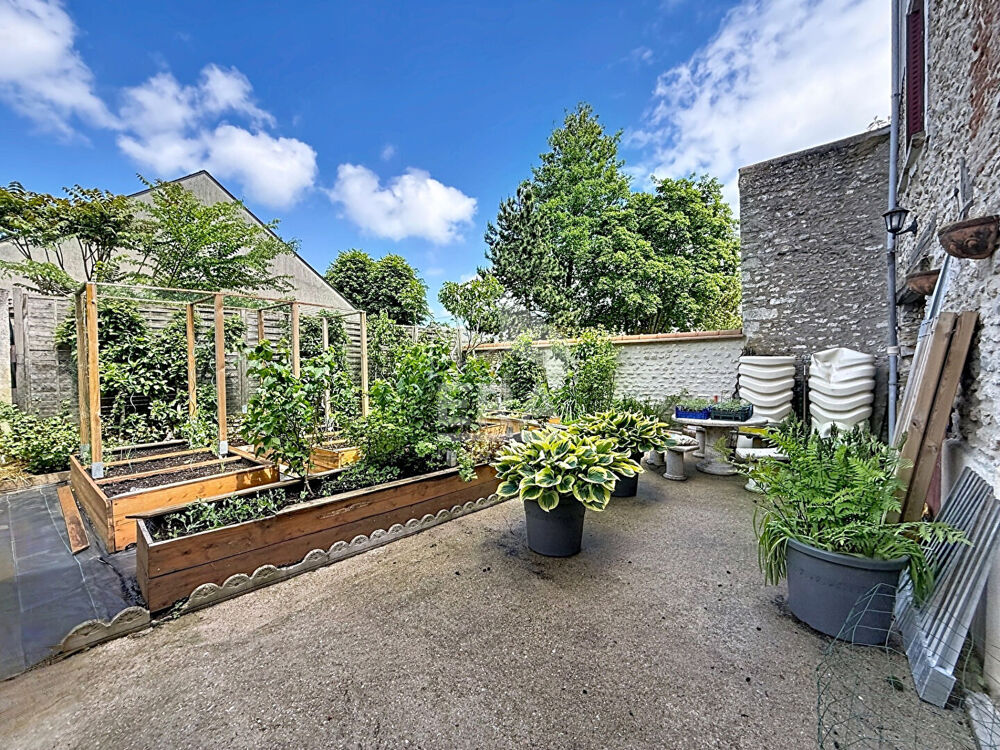 Maison à vendre à Pussay 4 pièce(s) 130 m2