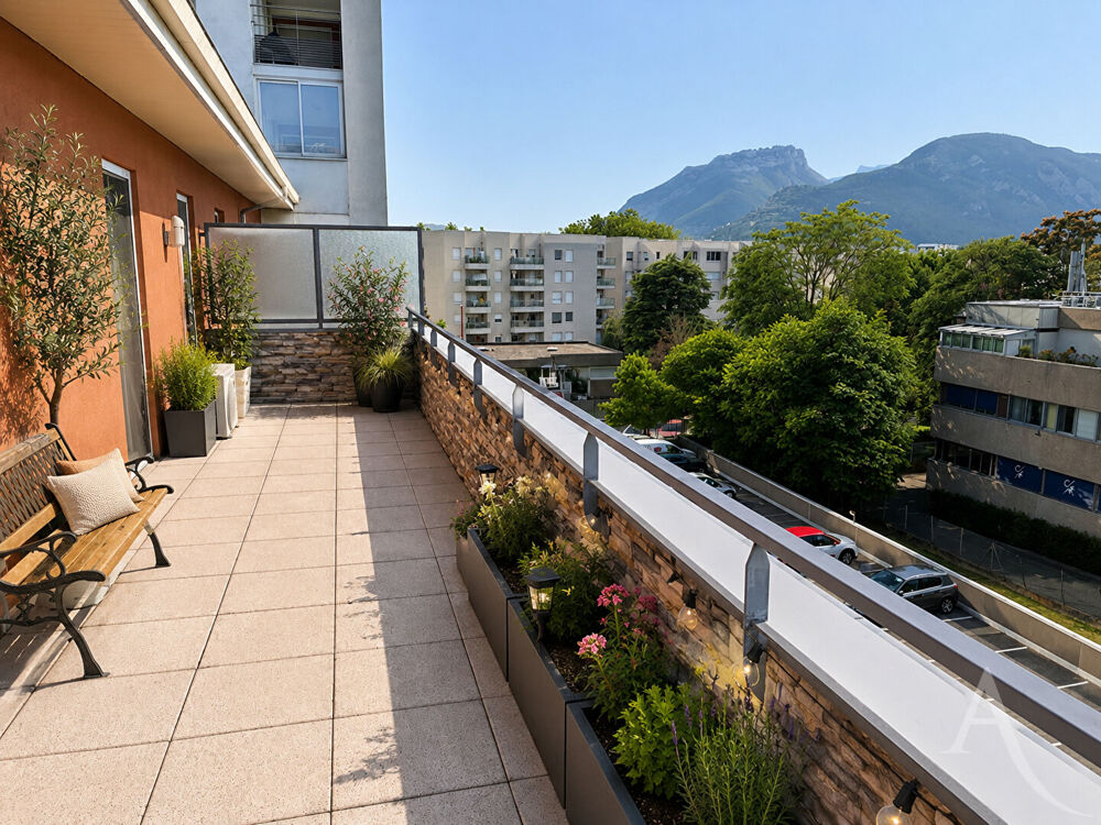 Appartement 4 pièces avec terrasse de 92 m² et jacuzzi