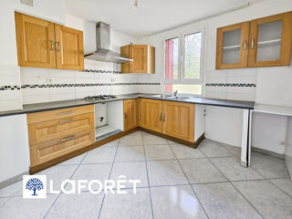  Appartement à louer 4 pièces 64 m²