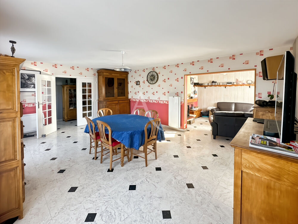 Vente Maison ETREPAGNY CENTRE VILLE 4 chambres Sous-sol Etrepagny