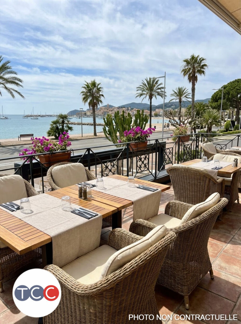   A VENDRE FONDS DE COMMERCE RESTAURANT  FACE A LA MER SUR AXE ULTRA TOURISTIQUE 