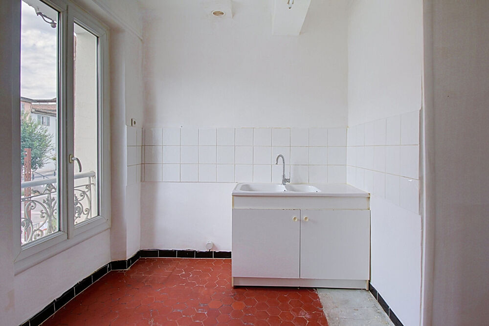 Vente Appartement A VENDRE EN EXCLUSIVITÉ - Appartement T3 d'environ 60m2 avec terrasse et combles aménageables - Centre-ville Vidauban