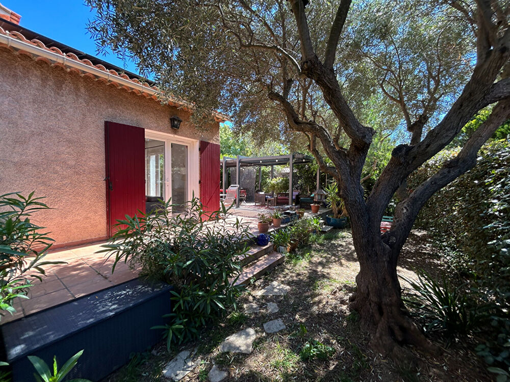 Maison Six Fours Les Plages 6 pièce(s) 148 m2