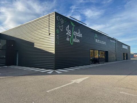 Ensemble commercial  bonne rentabilit&eacute; enti&egrave;rement lou&eacute; Oyonnax 1690 m2 2690000 01100 Oyonnax