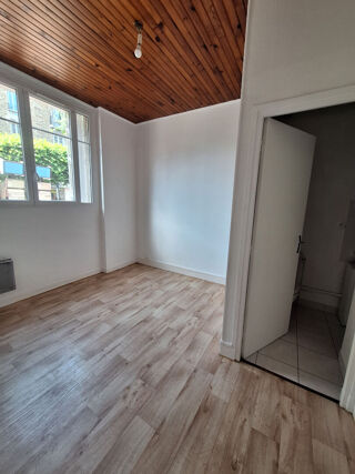  Appartement à louer 2 pièces 31 m²