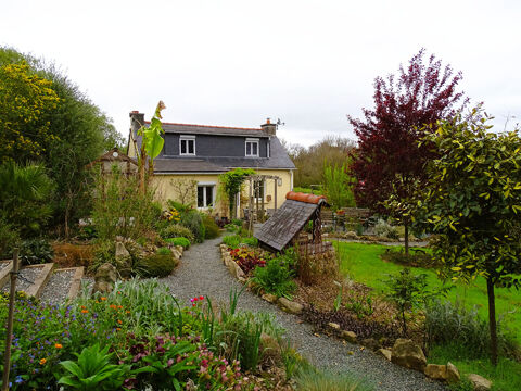   COTES D'ARMOR -  Un magnifique cottage, 3 chambres � coucher avec de beaux jardins, pr�s de Carno�t Maison - 5 pi�ce(s) - 73 m�