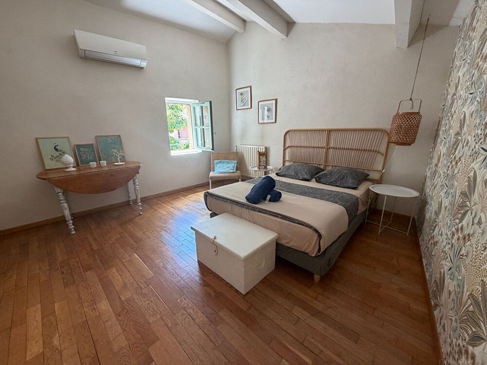 Location Appartement NIMES CENTRE - T3 MEUBLÉ , RENOVÉ 66.65 M² DERNIER ETAGE AVEC TERRASSE ET CAVE Nimes