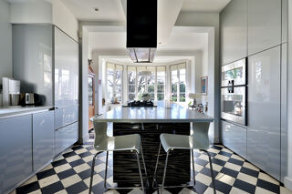  Maison � vendre 10 pi�ces 303 m�