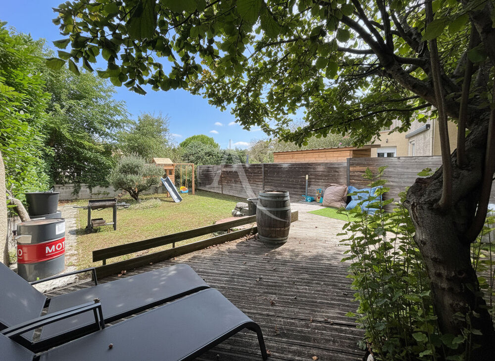 Proche CARCASSONNE, Maison de caractère rénovée avec garage et jardin