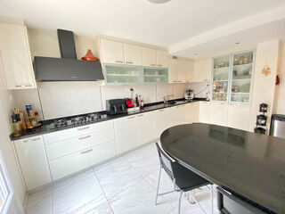  Maison  vendre 10 pices 230 m