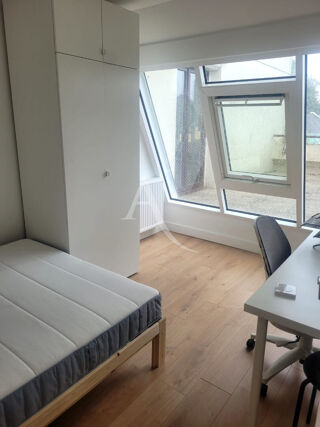  Appartement à louer 7 pièces 122 m²
