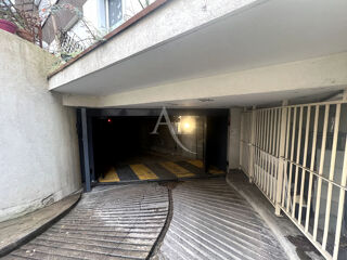 Vente Parking/Garage Lot de 4 boxs sécurisés - 15m2 chacun - Paris 10ème Paris 10