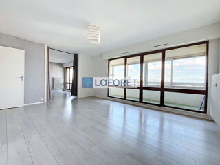 Appartement à louer 4 pièces 101 m²