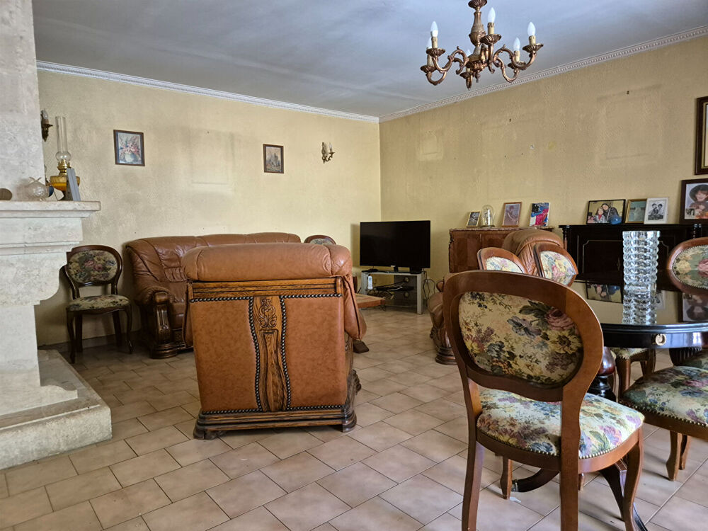 VILLA DE PLAIN PIED PROCHE CENTRE ARLES