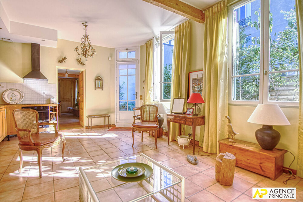 Versailles Rive-Droite "maison Longère" de 2 pièces 55 m² avec jardin privatif d'environ 100m² + cave +box en option