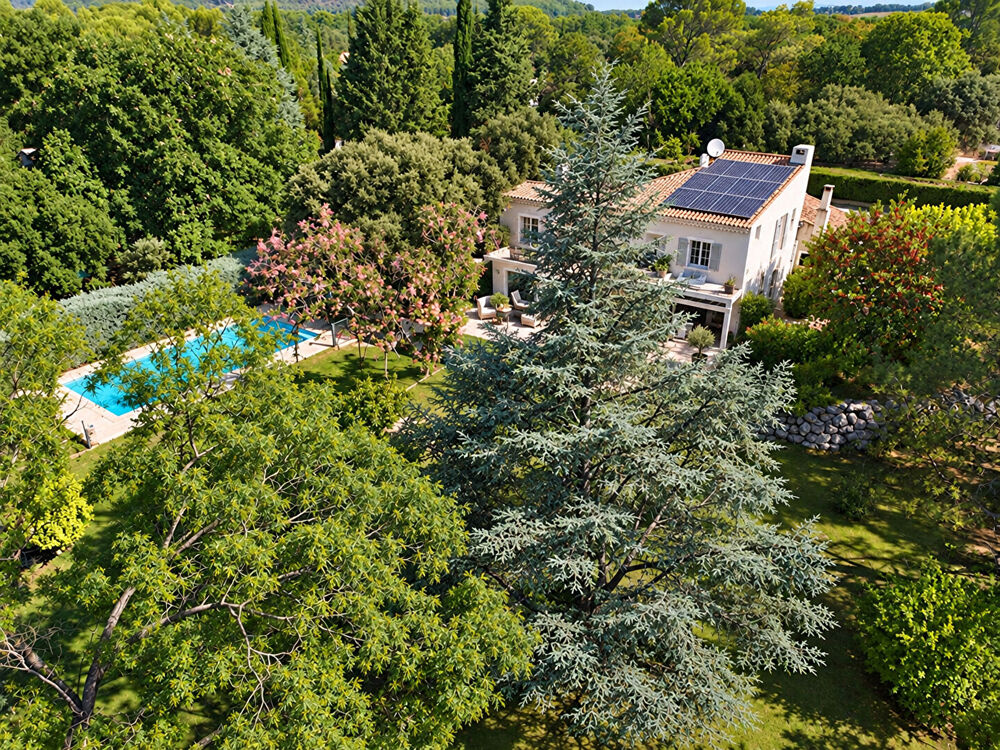 Maison familiale avec piscine sur 2 809 m² de terrain - Pernes-les-Fontaines