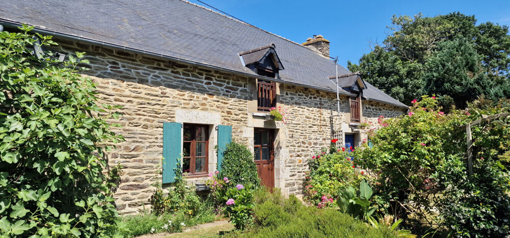 CÔTES D'ARMOR Spacieuse maison de 6 pieces, belle jardin / terrain 8000m2, à proximité d'une ville active