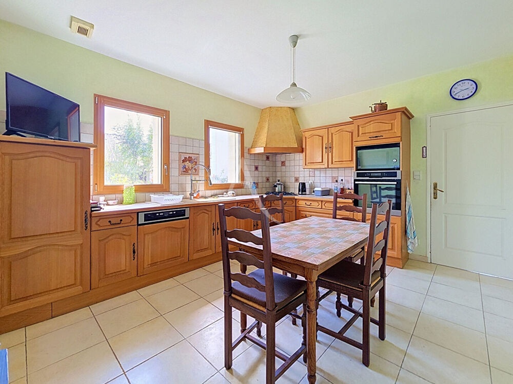 Vente Maison Maison de plain pied de 192m²  Saint-Jean-De-Linières Saint jean de linieres