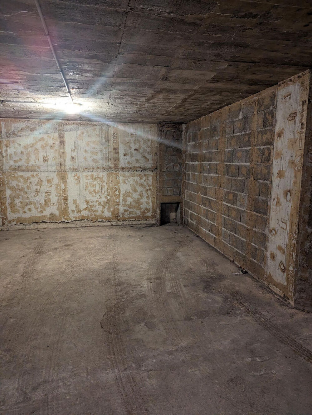 Location Parking/Garage Parking - Proche Facs Dijon