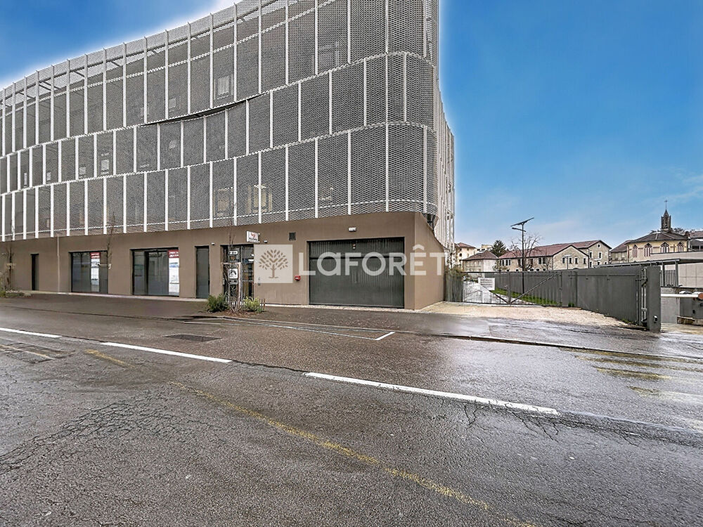   À louer Bureaux de prestige avec parking en centre-ville de Bourg-en-Bresse 