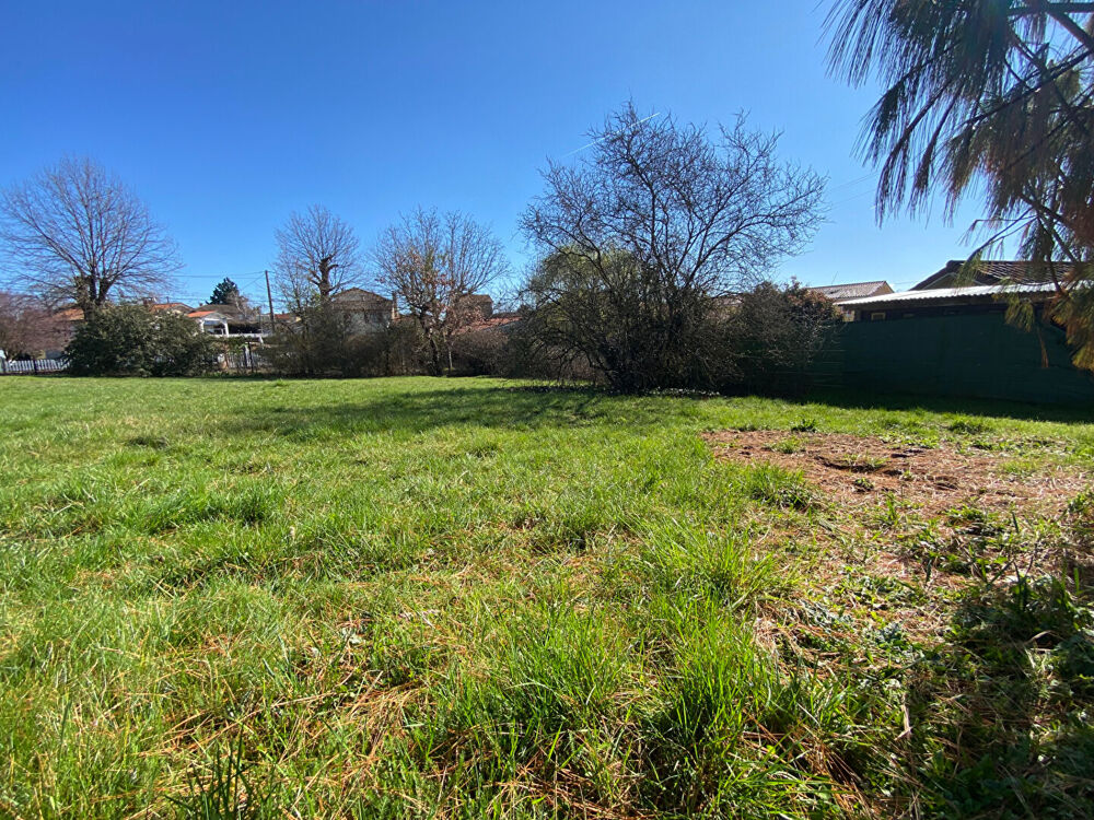 Vente Terrain Terrain plat à batir Les Olmes 691 m2 Les olmes