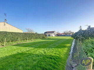  Terrain à vendre 983 m²