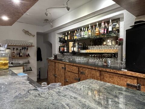   A vendre, fond de commerce de type restaurant avec un chiffre d'affaires annuel de 236000 