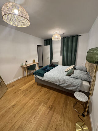  Appartement à louer 4 pièces 114 m²