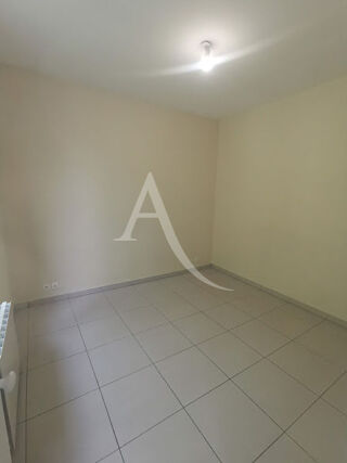  Appartement à louer 2 pièces 27 m²