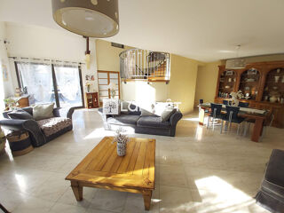  Maison � vendre 11 pi�ces 250 m�