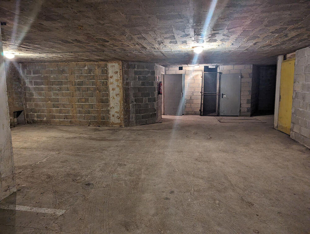Location Parking/Garage Parking - Proche Facs Dijon