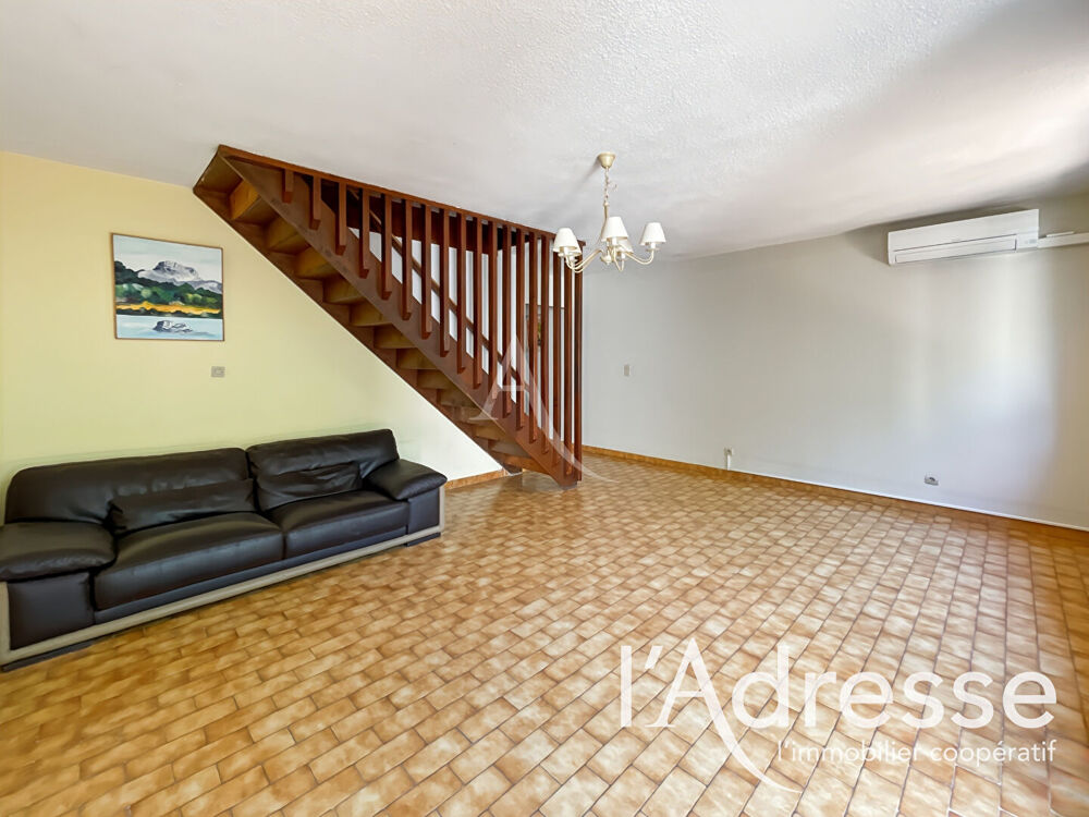 Maison mitoyenne Type 4 avec garage attenant et dépendance sur jardin