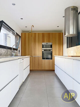  Maison à louer 7 pièces 163 m²