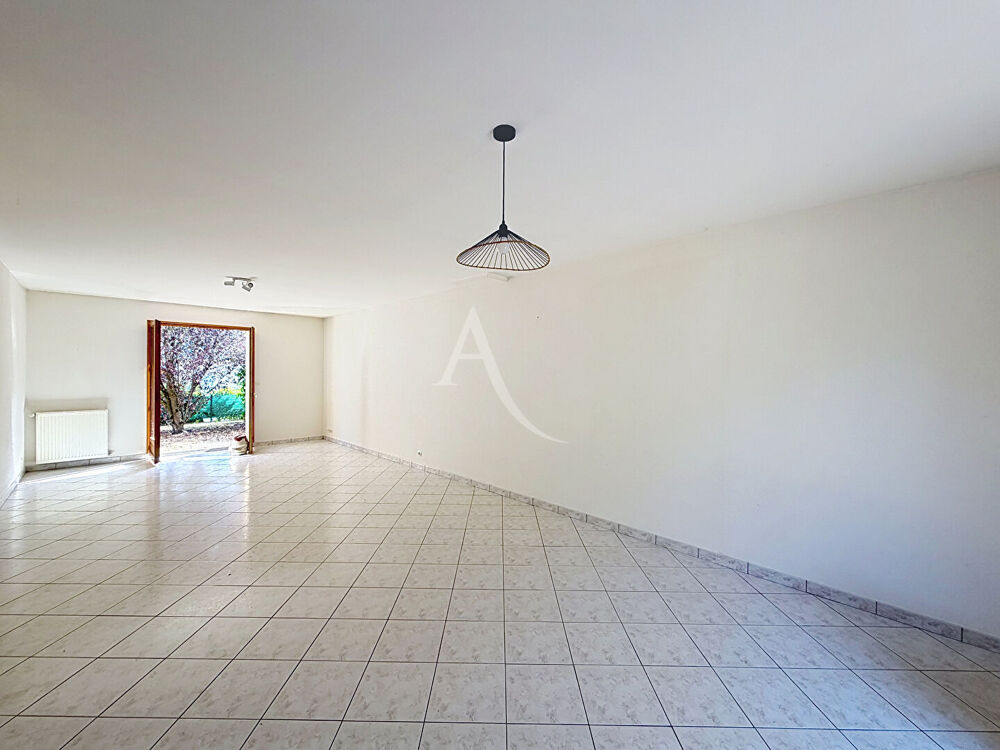 Location Maison A LOUER MONTREUIL JUIGNE Grande maison Type 7 de 172 m2 Montreuil juigne