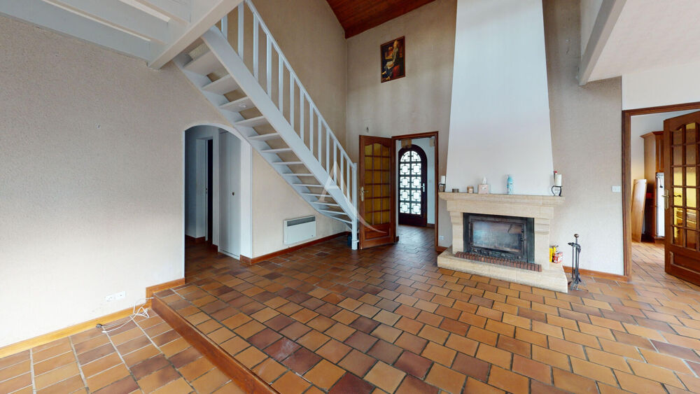 Maison familiale des années 80 à Vouneuil-sous-Biard