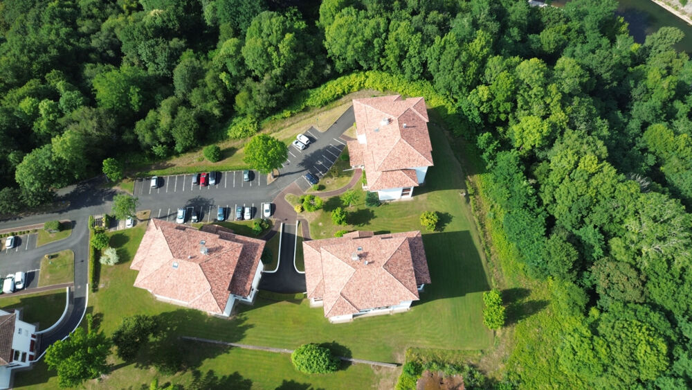 Vente Appartement CAMBO-LES-BAINS - T3 avec grande terrasse, vue montagne, garage et stationnement Cambo les bains