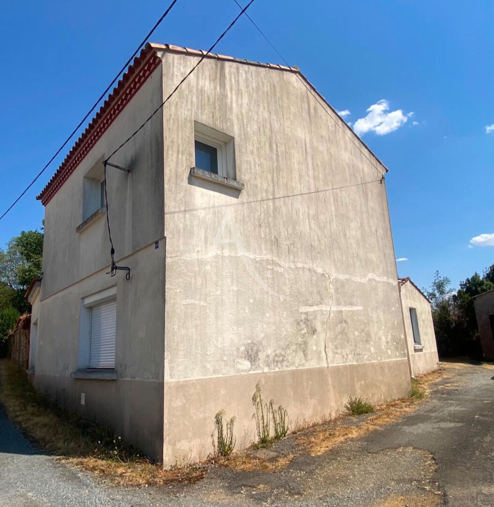 Vente Maison Maison St Philbert de Gd Lieu - 4 pièces - dépendances -terrain 890m2 Saint philbert de grand lieu