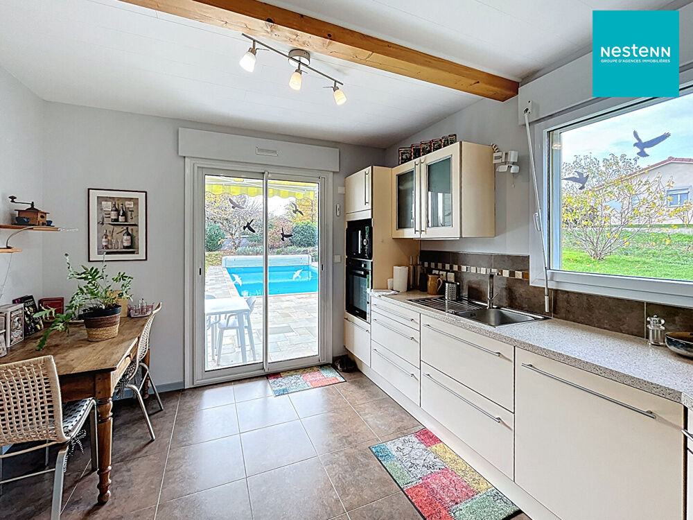 Vente Maison Maison Montbrison 6 pièce(s) 150 m² - terrain clôturé et arboré - piscine Montbrison