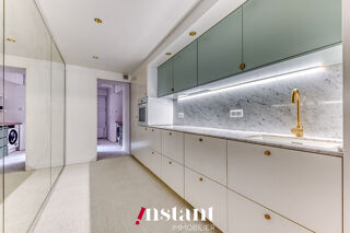  Appartement à louer 5 pièces 154 m²