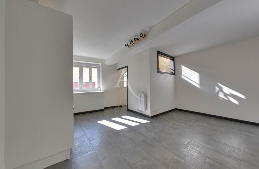 Maison entièrement rénovée à Courson Les Carrières