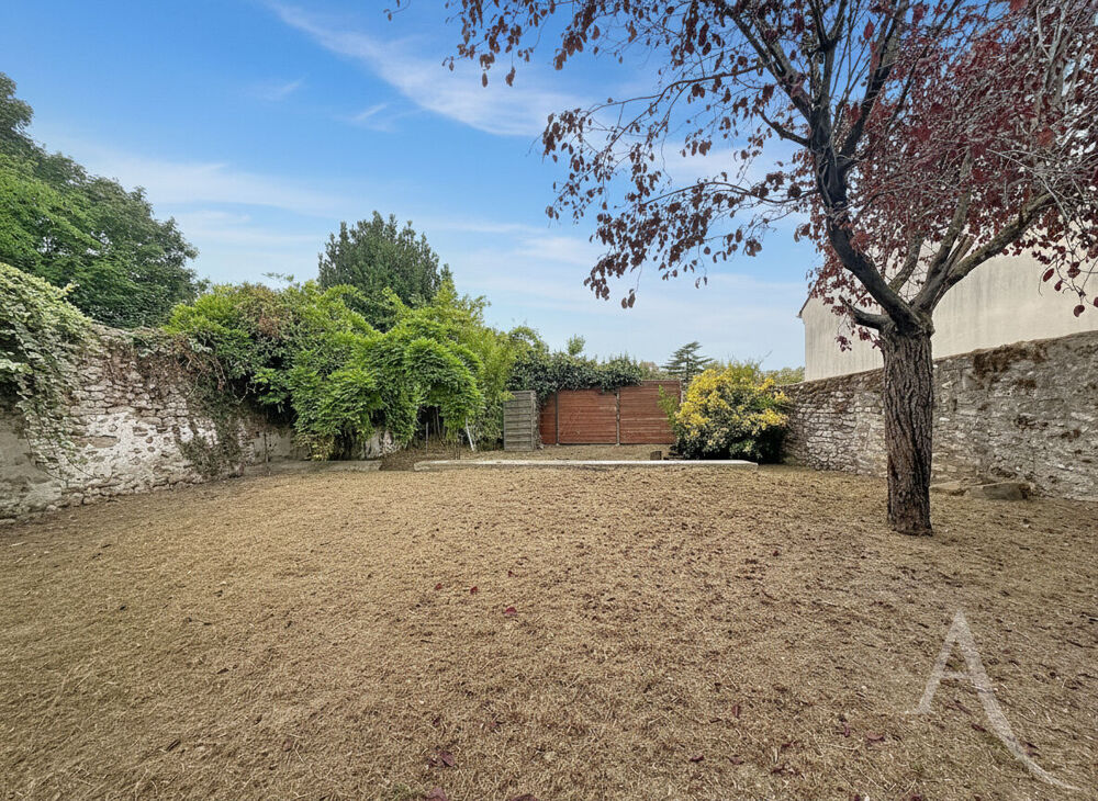 Vente Maison Maison Ecquevilly 4 pièce(s) 83 m2 - Hyper centre - 3 chambres - Jardin et cave Ecquevilly
