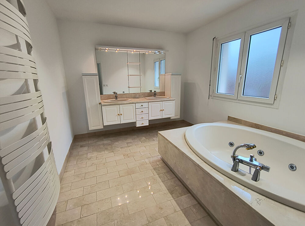 Vente Maison HAUTE-VIENNE - Superbe maison familiale de 4 ou 5 chambres avec piscine et 2 acres ? À seulement 20 minutes de Limoges Verneuil sur vienne